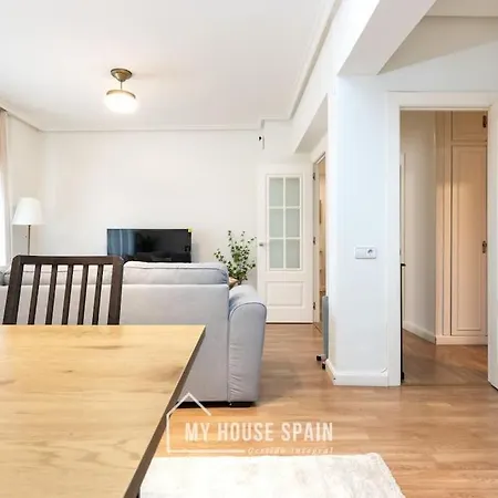 Apartamento Myhousespain - Piso Con Patio En Gascona
